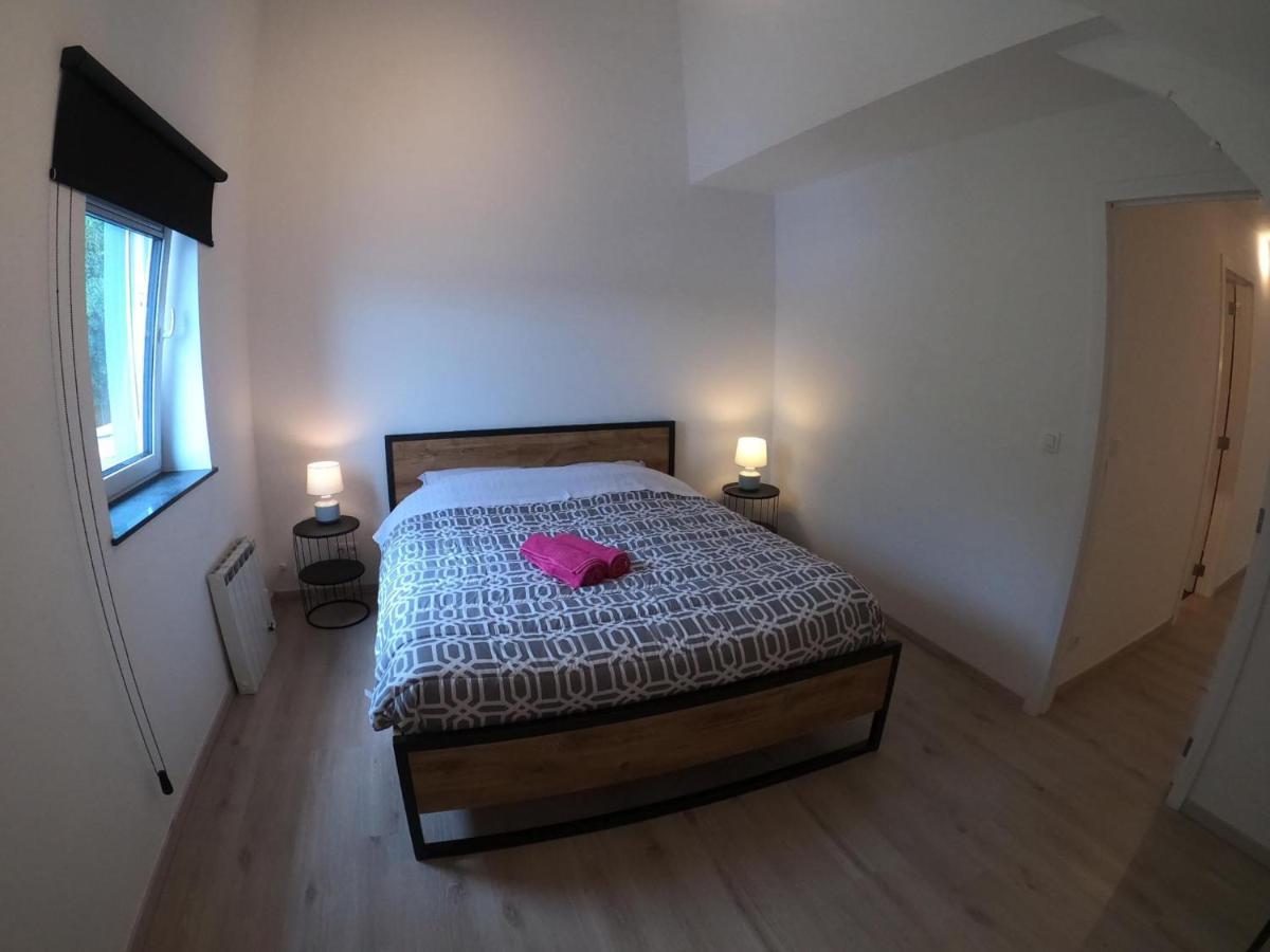 Appartement Duplex Pour 3-4 Personnes A Ciney Exterior foto